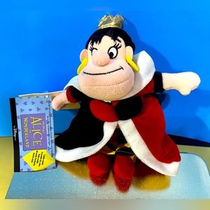 DISNEY EXCLUSIVE NWT VTG 90s ALICE IN WONDERLAND QUEEN OF HEARTS SOUND BEAN BAG